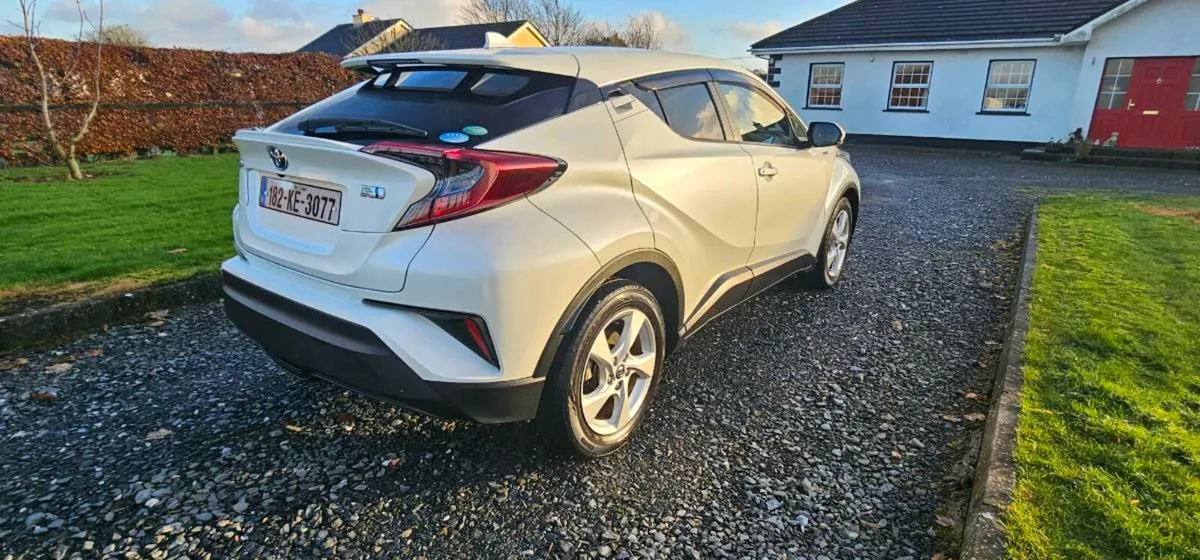 Toyota C-HR 1.8 hybrid - Image 3