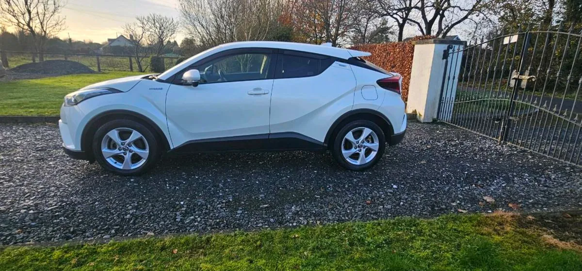 Toyota C-HR 1.8 hybrid - Image 4