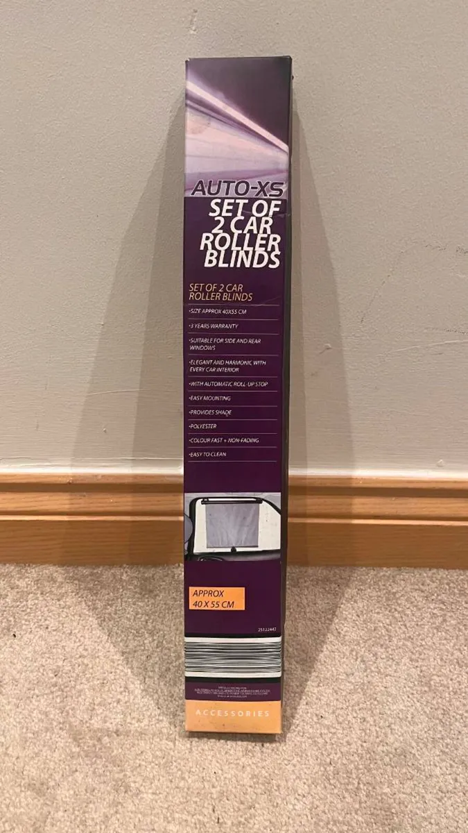 AUTO-XS Car Roller Blind - Image 1