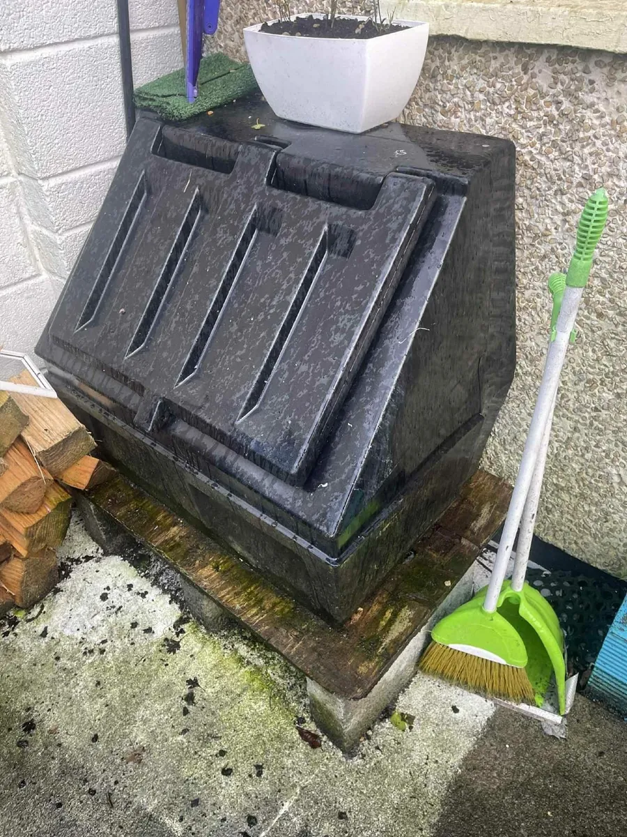 coal wood and bunker - Image 1