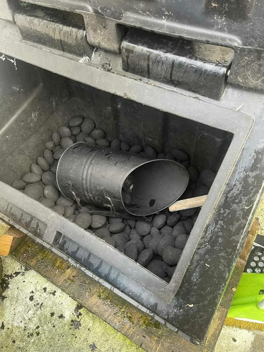 coal wood and bunker - Image 3