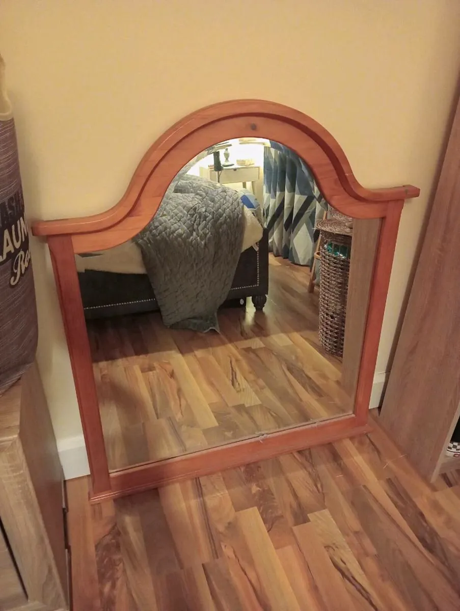 Large mirror - Image 1
