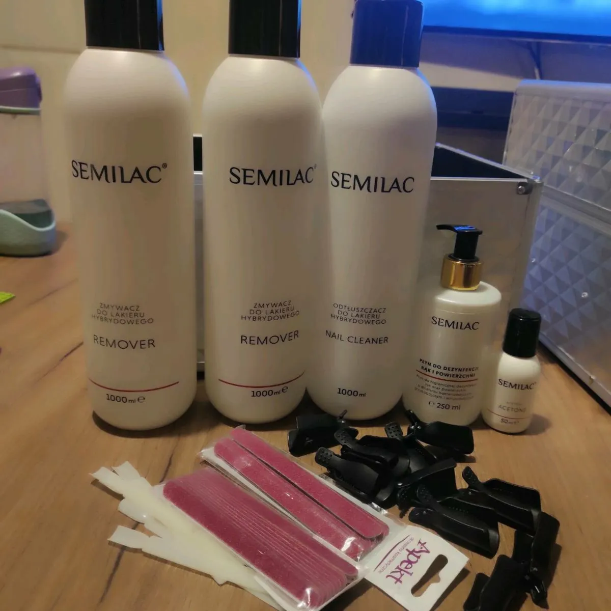 Vanity case with full nail set - Image 3