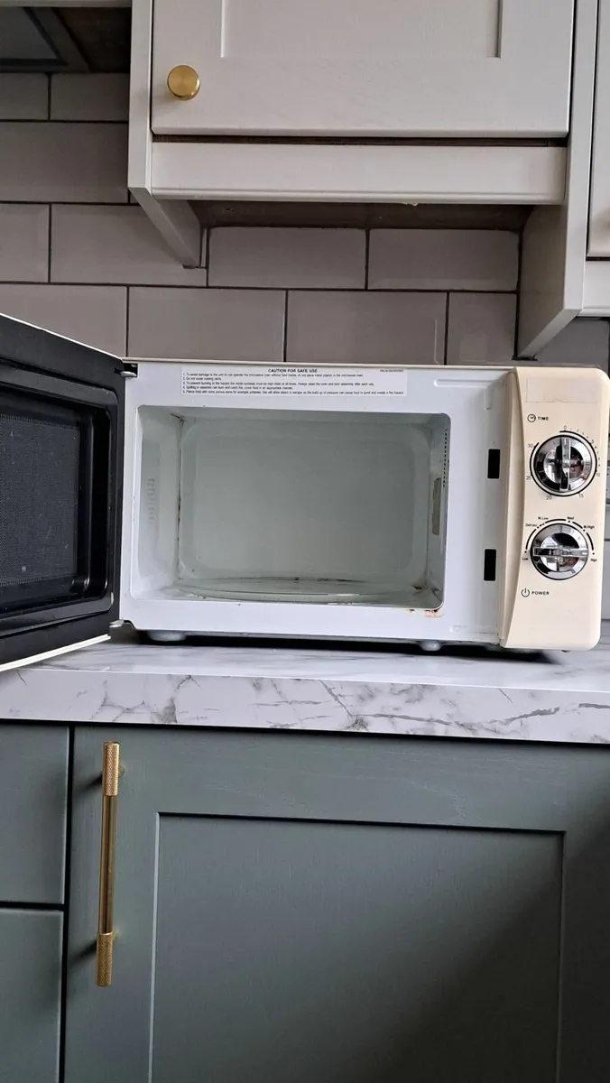Microwave - Image 2