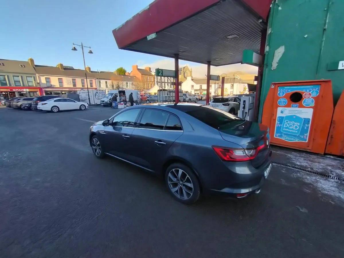 Renault Megane 2018 - Image 2