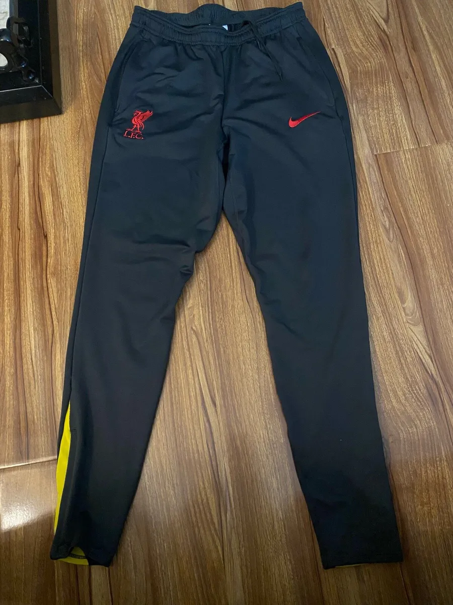 Liverpool 2024/2025  training kit - Image 4