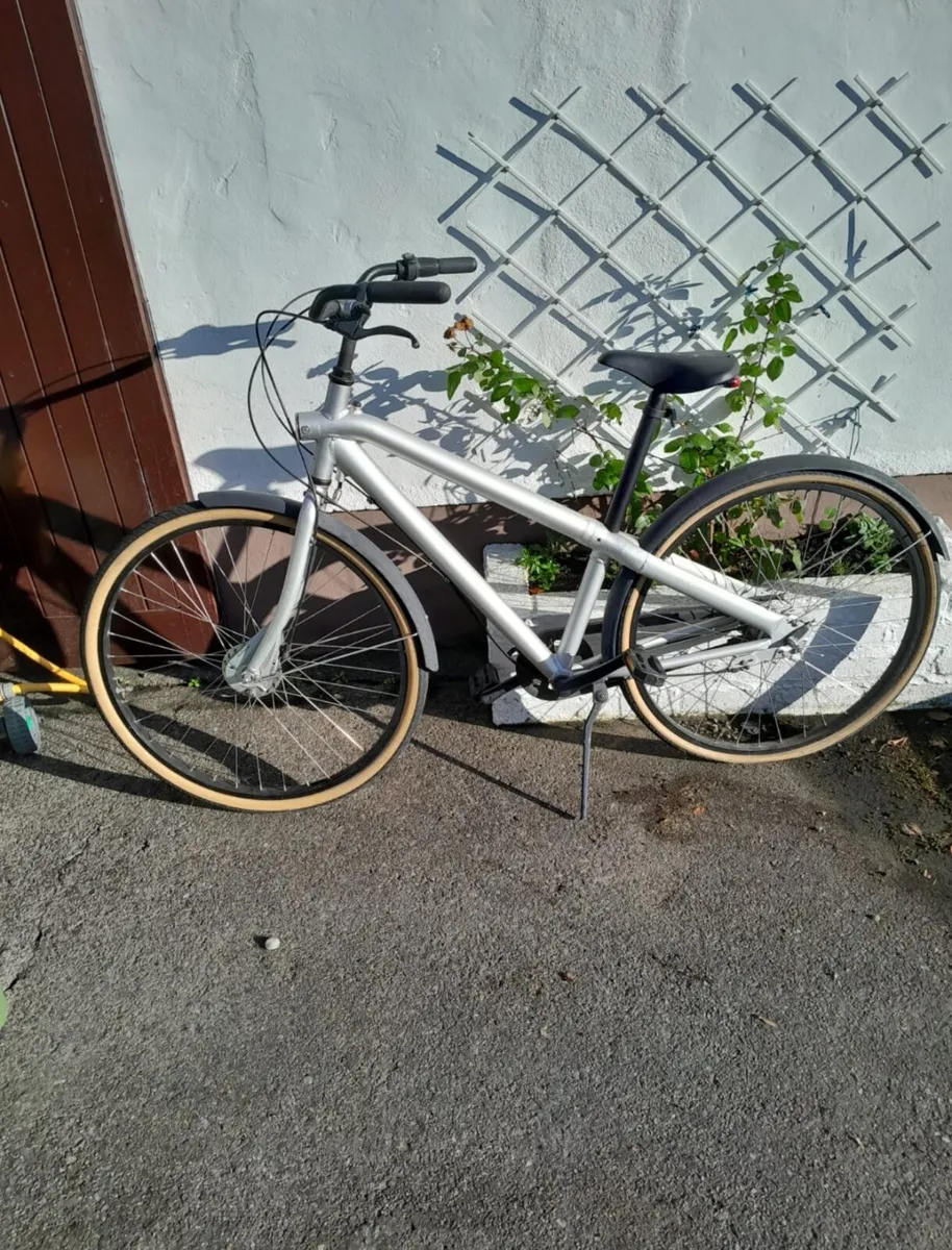 Classic Aluminium City Bike – 26″ VanMoof - Image 1