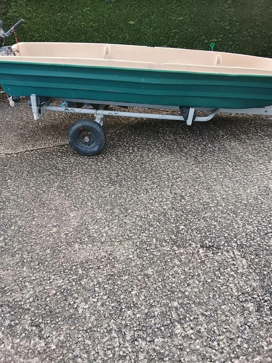 Fishing boat - Image 2