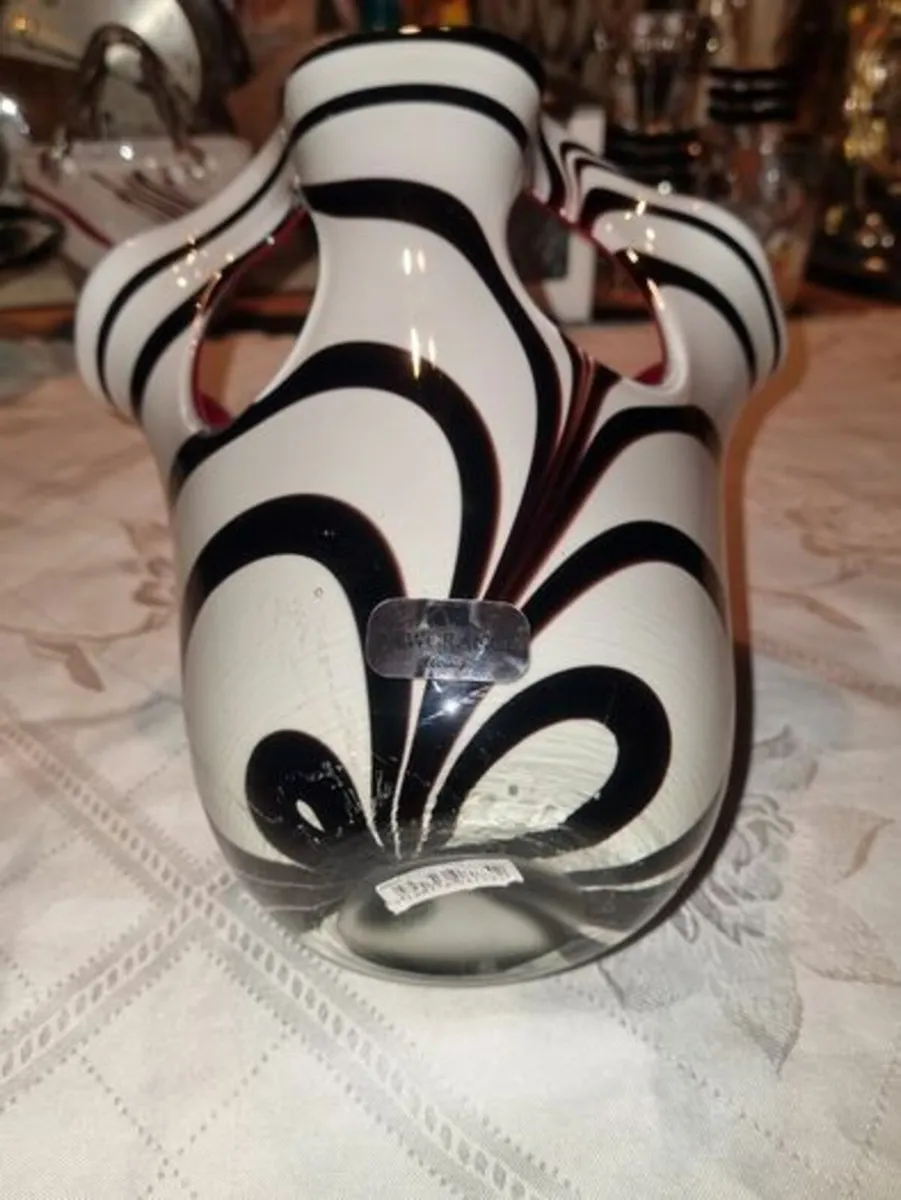 Newgrange Living Red Zebra Vase - Image 4