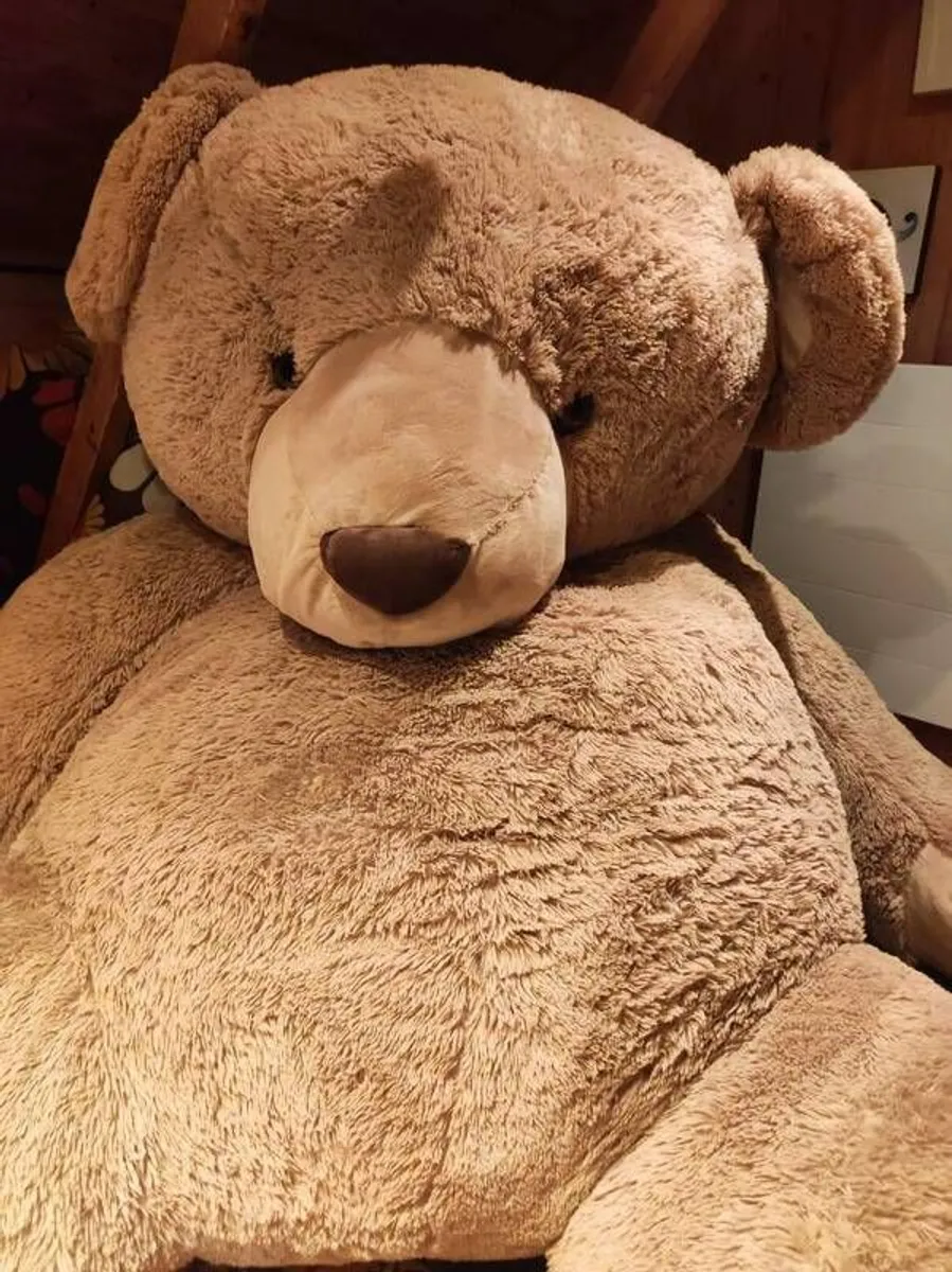 FAO Schwartz GIANT teddy - Image 1