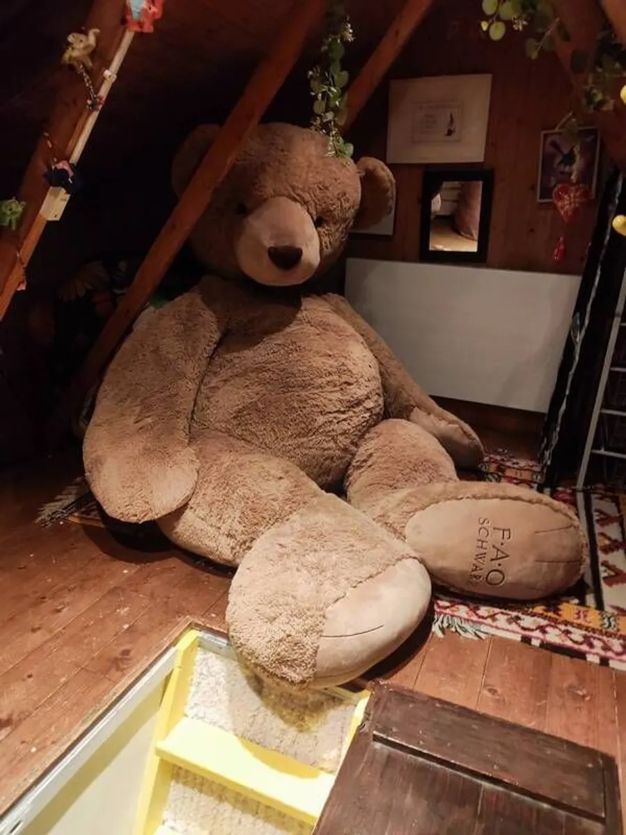 FAO Schwartz GIANT teddy - Image 4