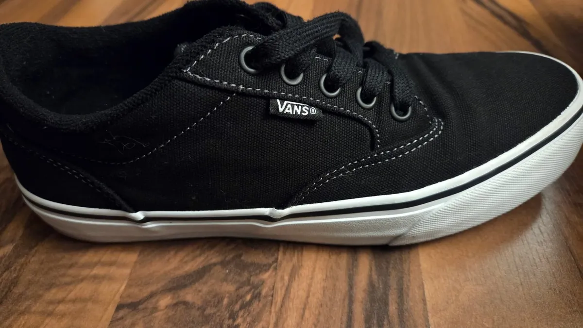 VANS canvas/ sneakers brand NEW - Image 3