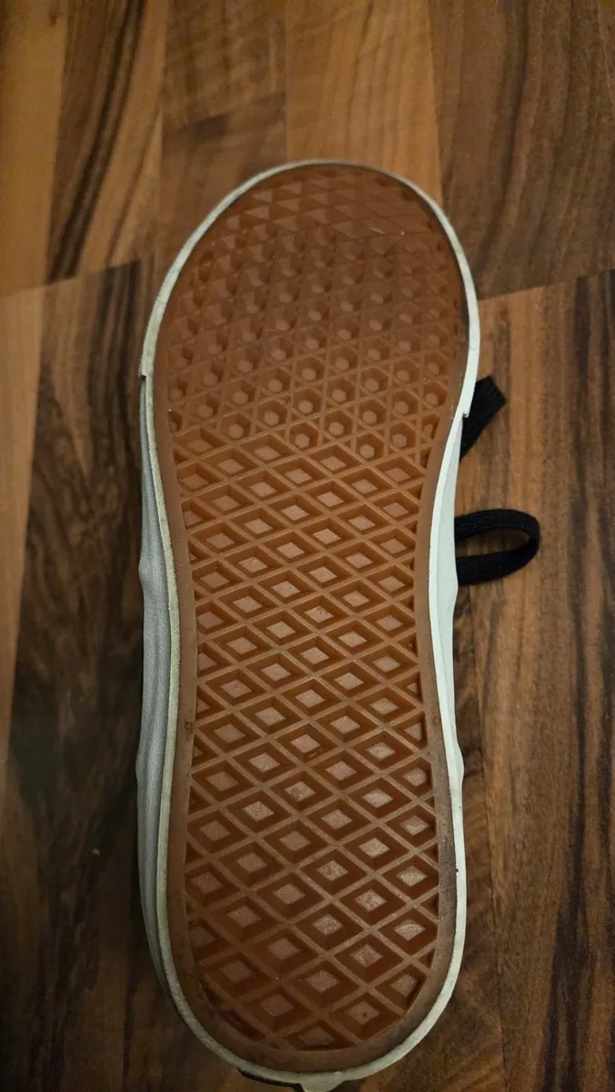VANS canvas/ sneakers brand NEW - Image 4