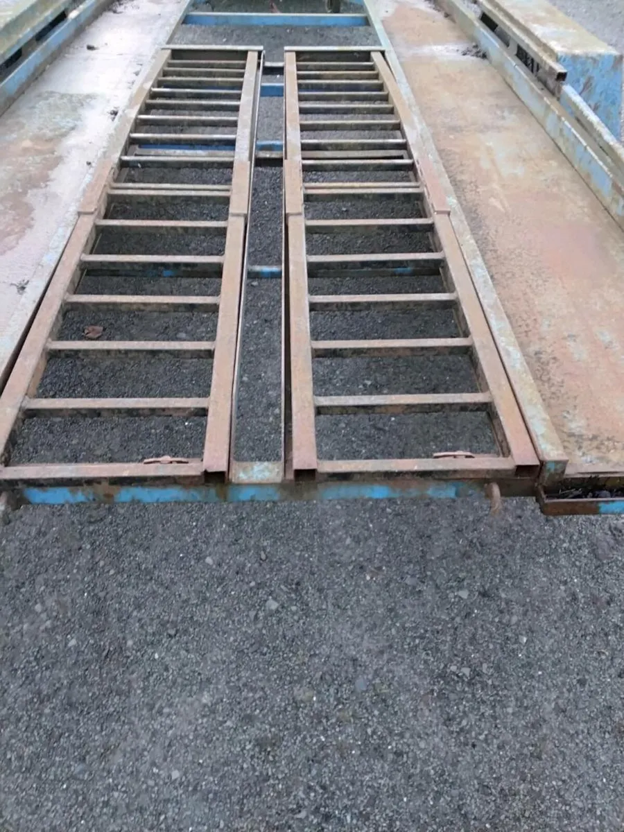 Car transporter - Image 2