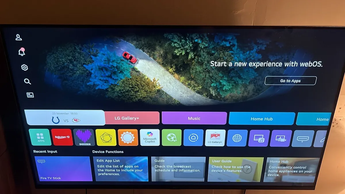 43inch smart Lg tv - Image 1