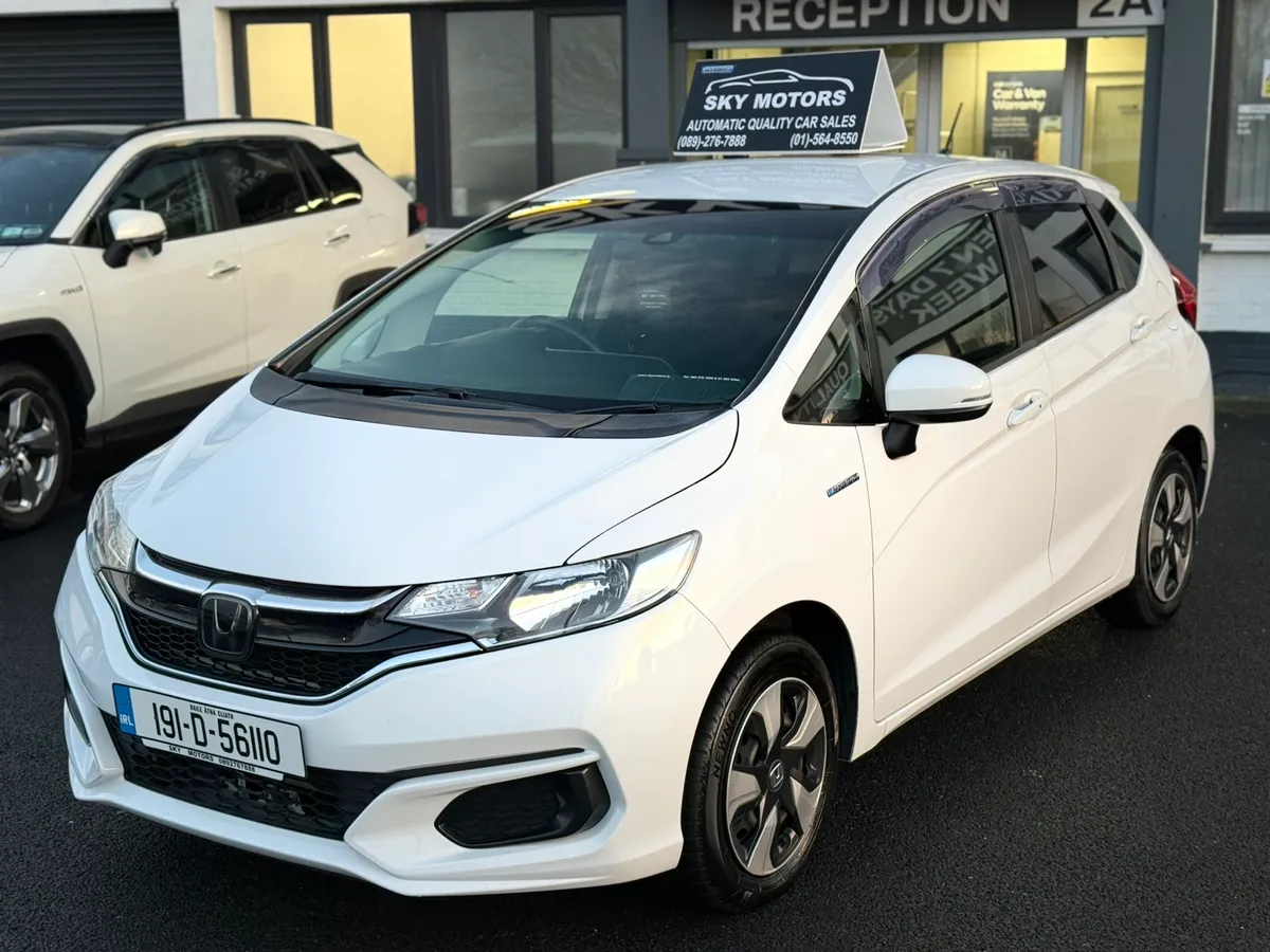 2019 Honda Fit 1.5 Petrol Hybrid,,Automatic, - Image 3
