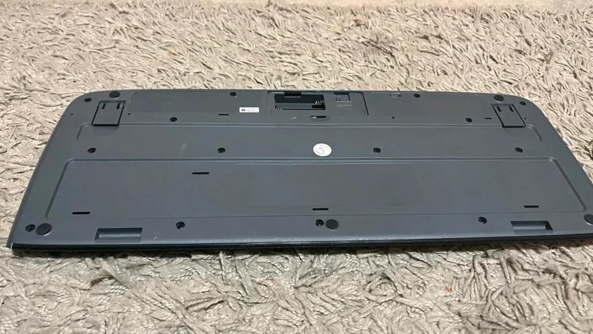 Logitech Wireless Keyboard - Image 4
