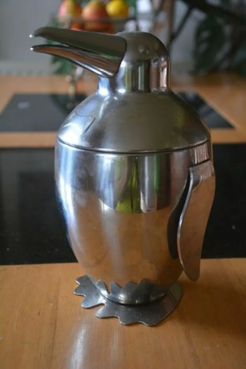 Vintage Penguin Cocktail Shaker - Image 1