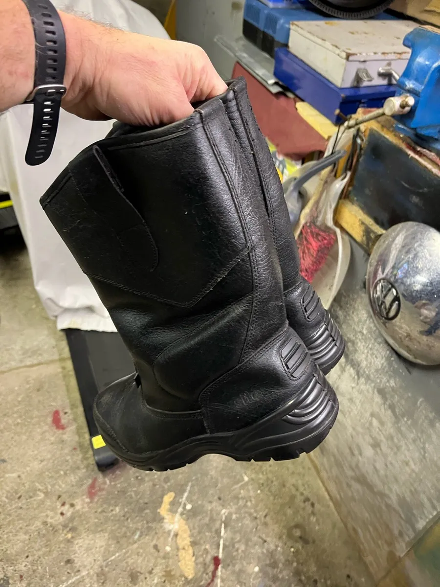 Work boots - Image 4