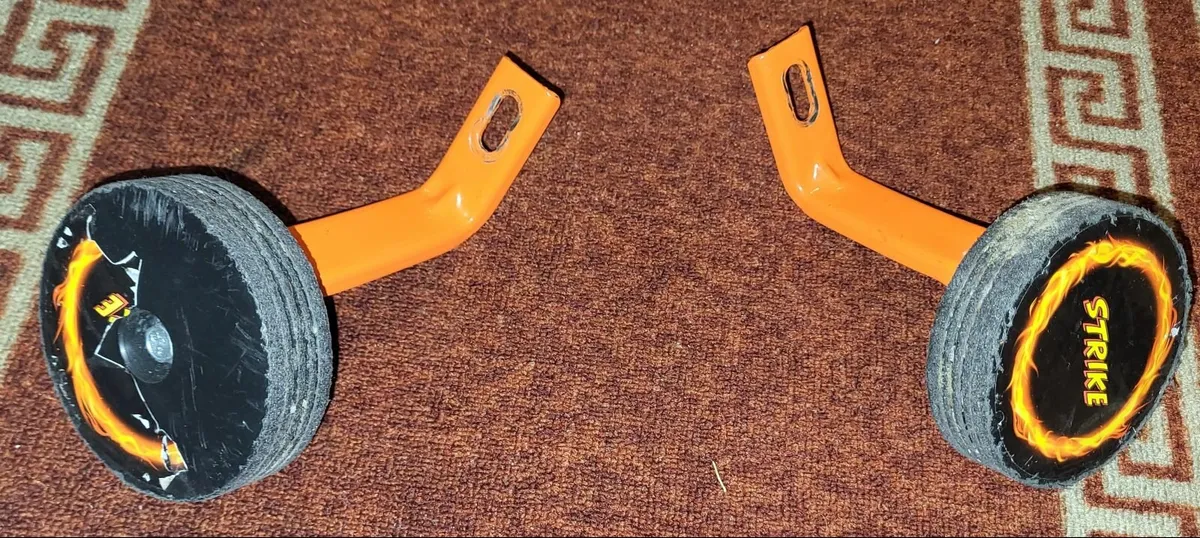 12 inch bike with stabilisers, very good condition - Image 2