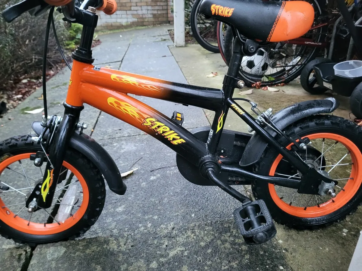 12 inch bike with stabilisers, very good condition - Image 3