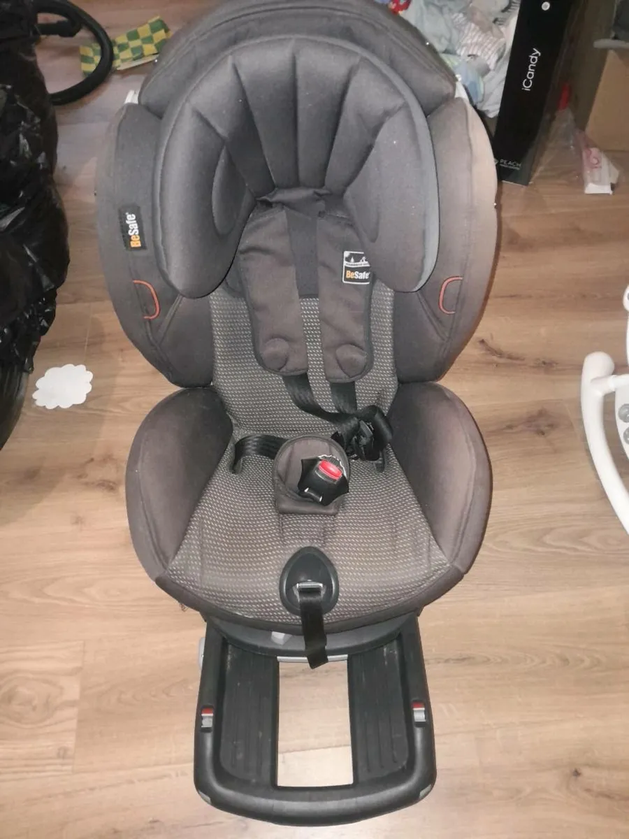 Car Seat - Image 1
