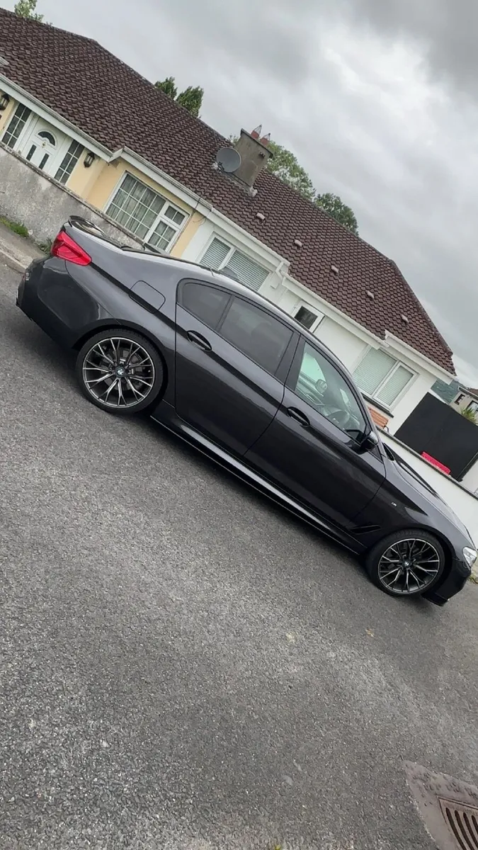 BMW 5-Series 2018 - Image 4