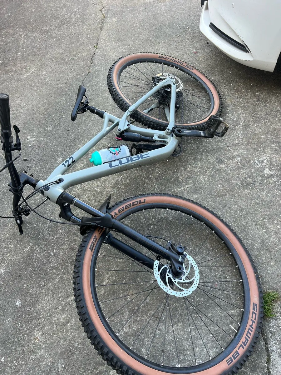 Mountain bike - Image 1