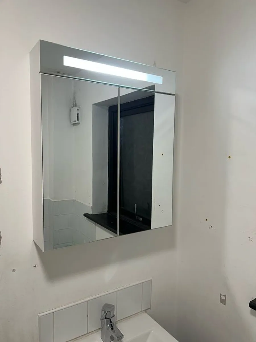 Full Second-Hand Bathroom Set for Sale - Image 2