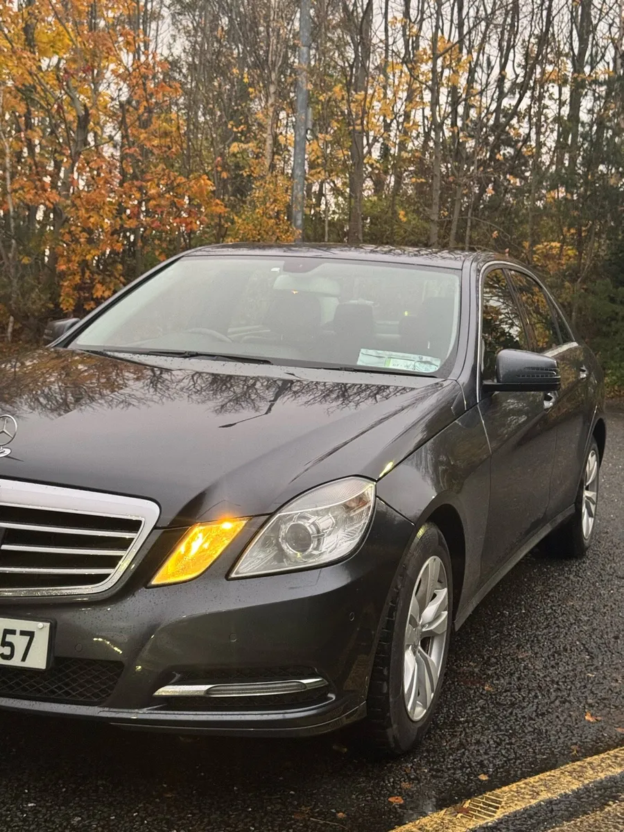 Mercedes-Benz e class - Image 2