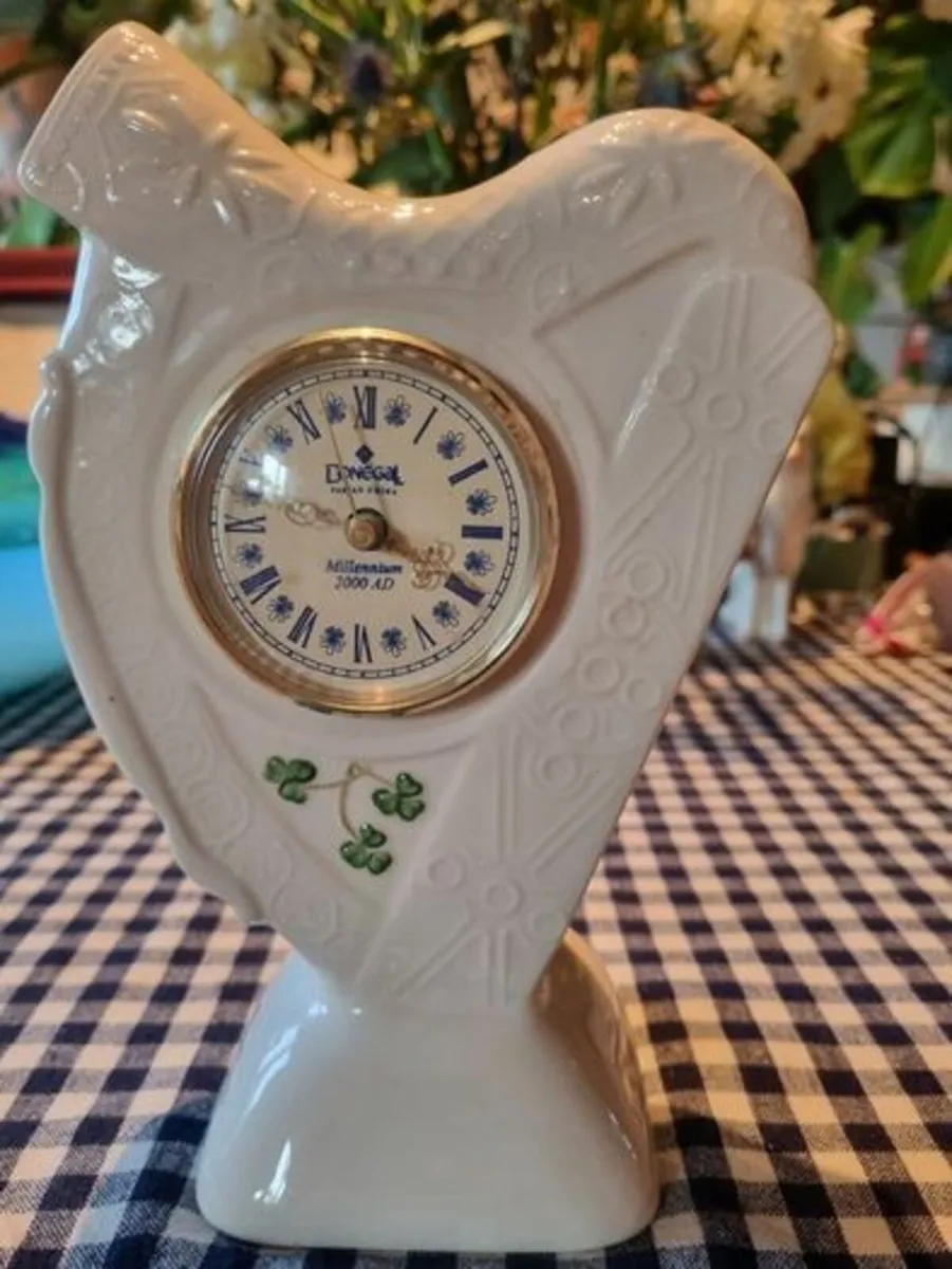 Donegal Parian China Millenium Harp Clock - Image 1