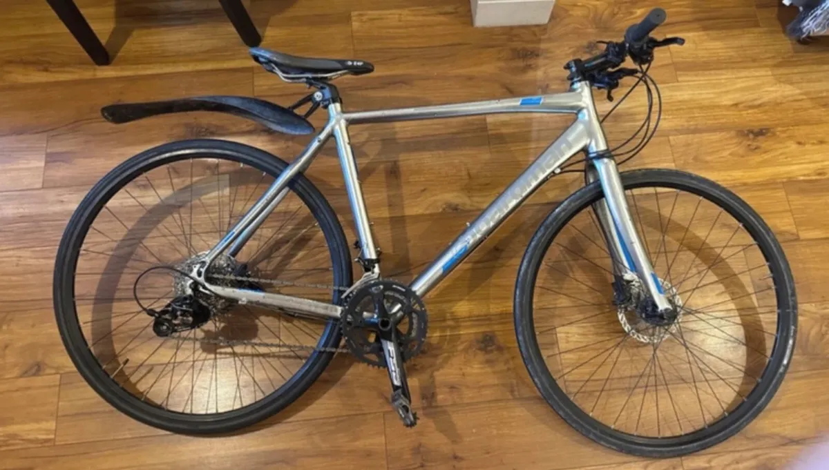 Cannondale bike 20" frame Boardman - Image 1