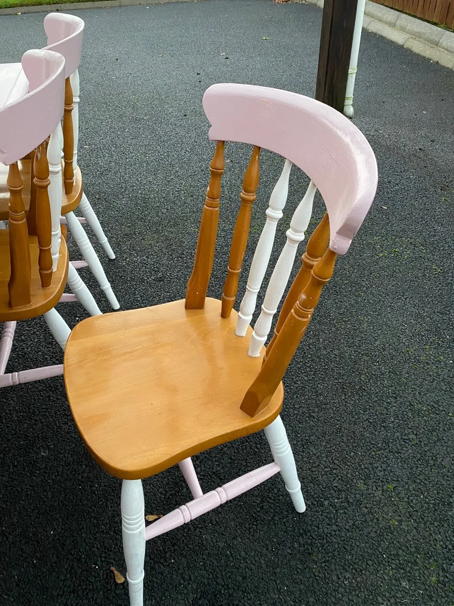 6ft solid wood table & 6 chairs - Image 3