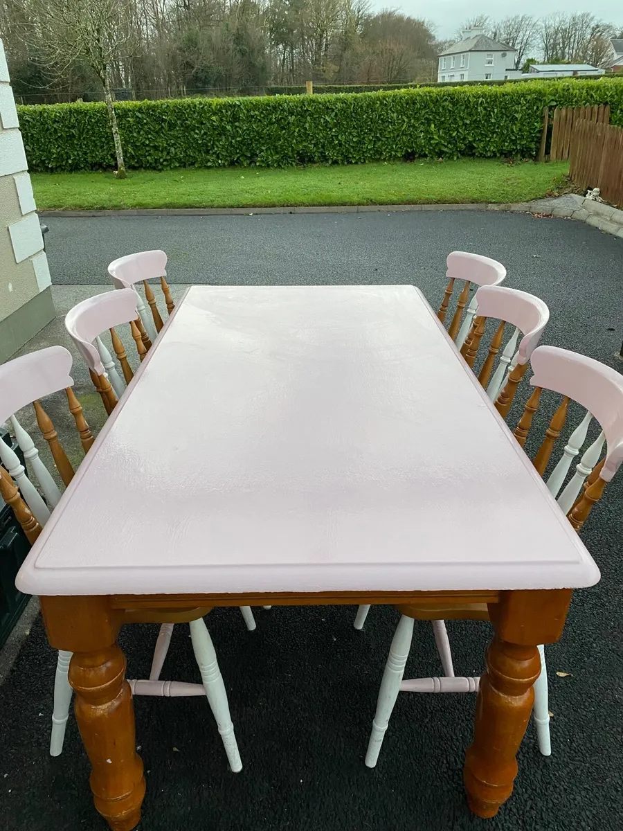 6ft solid wood table & 6 chairs - Image 4