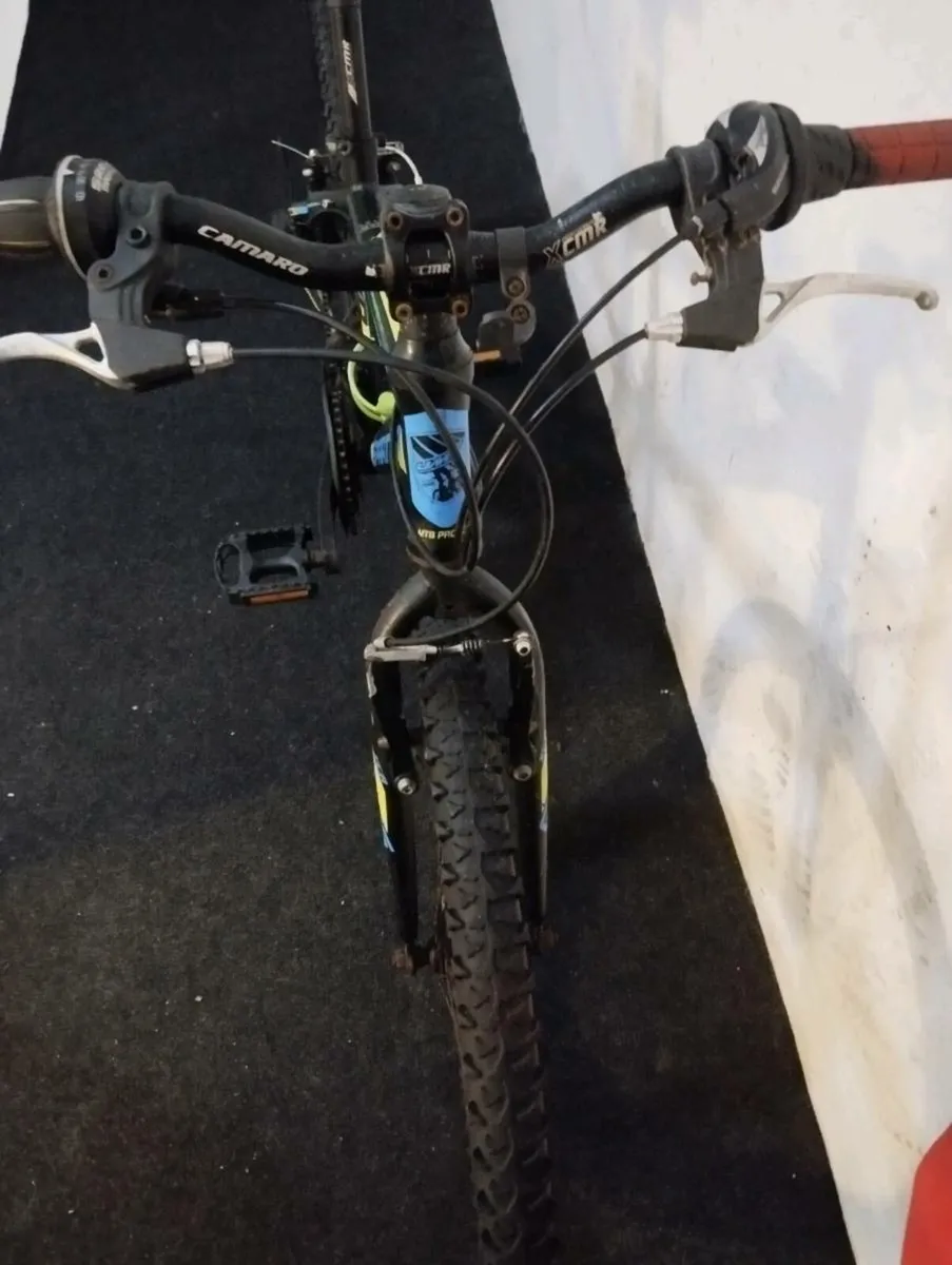 Boys 24inch bike - Image 3