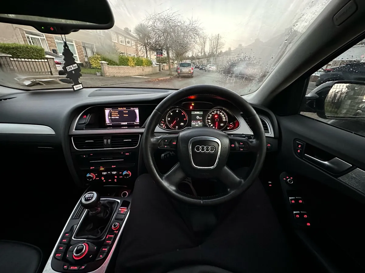 Audi A4 - Image 2