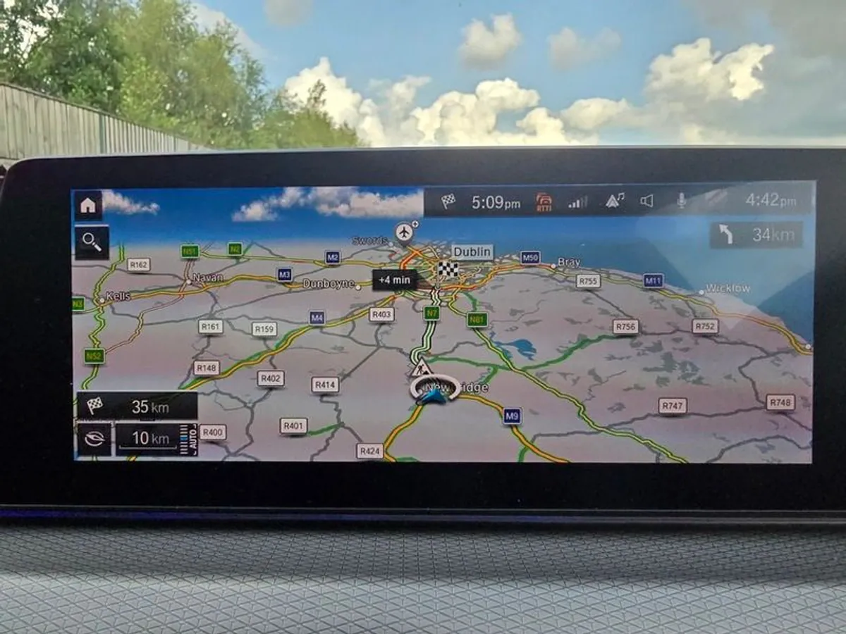 2019 BMW 5 Series - Image 2