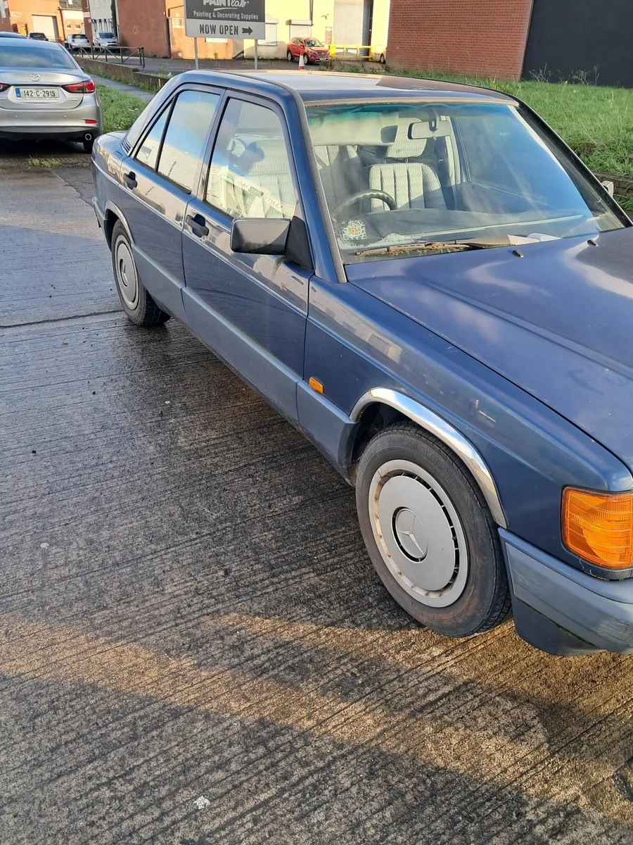 92 Mercedes E190 Automatic  ( Low mileage ) - Image 1