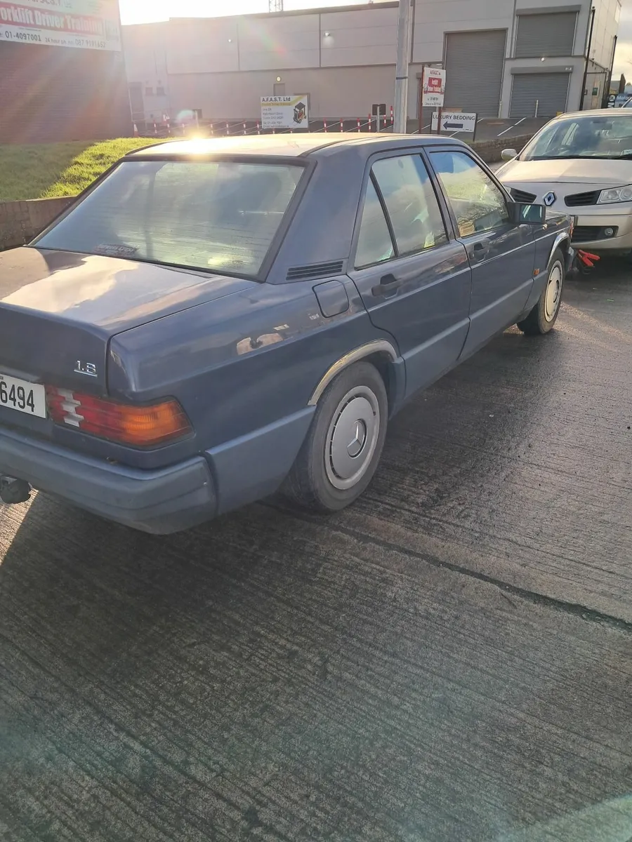 92 Mercedes E190 Automatic  ( Low mileage ) - Image 2