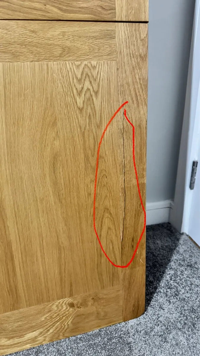 Solid Oak Extending Dining Table Brand New - Image 3