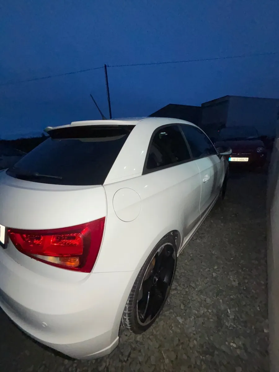 Audi A1 2011 1.4L TFSI - Image 4