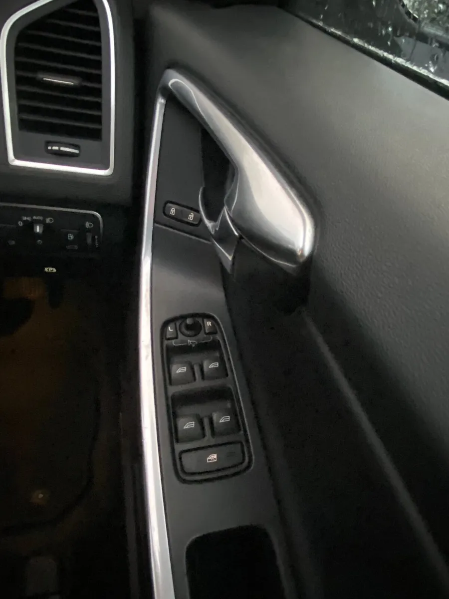 Volvo XC60 2015 - Image 4