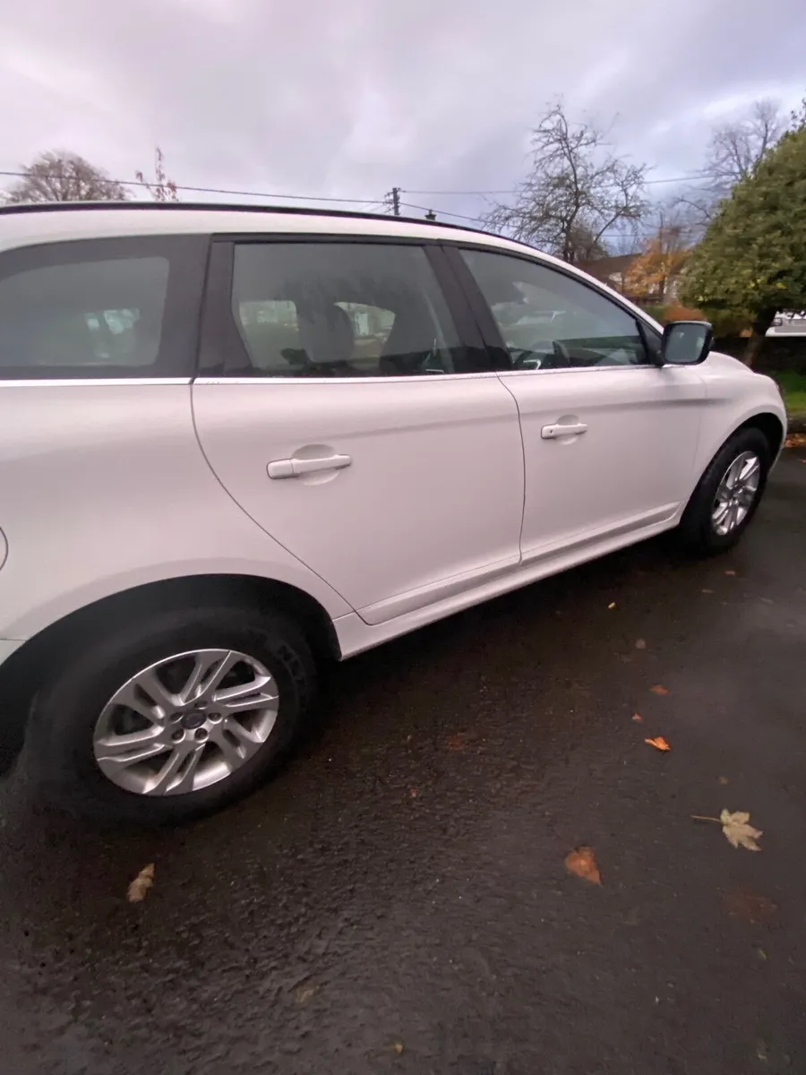 Volvo XC60 2015 - Image 2