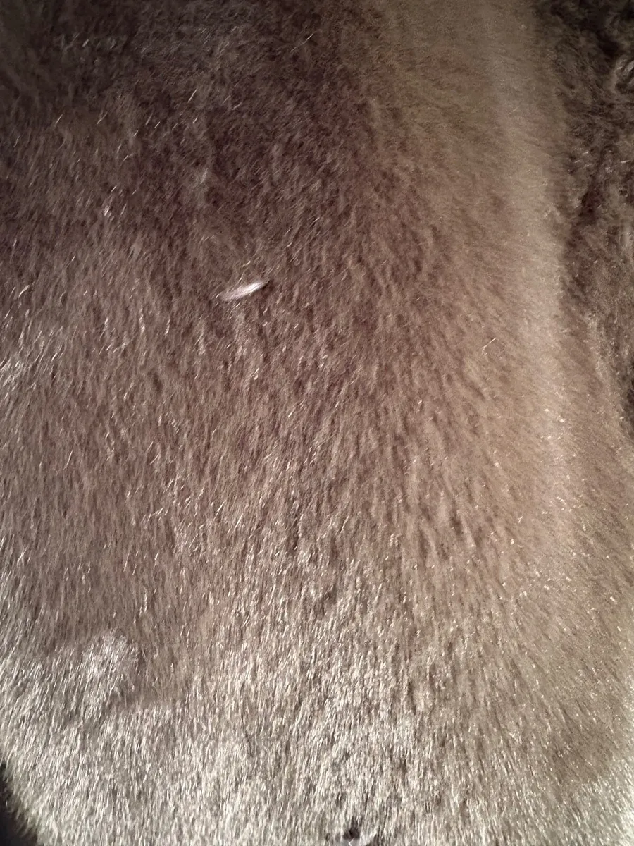 Ladies faux fur coat - Image 4