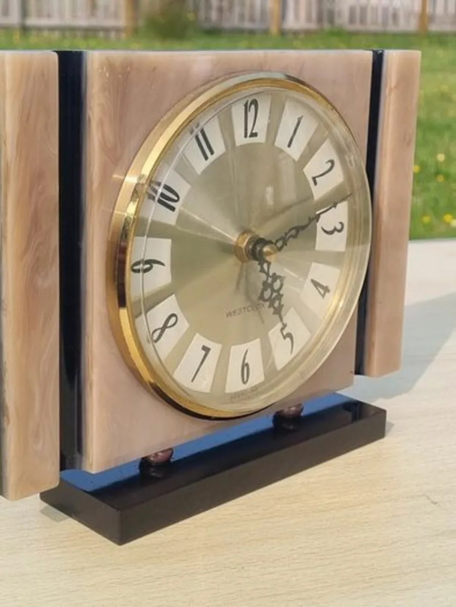 Vintage Bakelite Clock - Westclox - Image 1