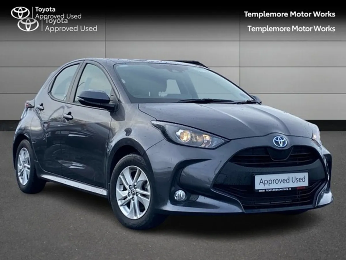 Toyota Yaris YARIS 1.5 HYBRID LUNA - Image 1