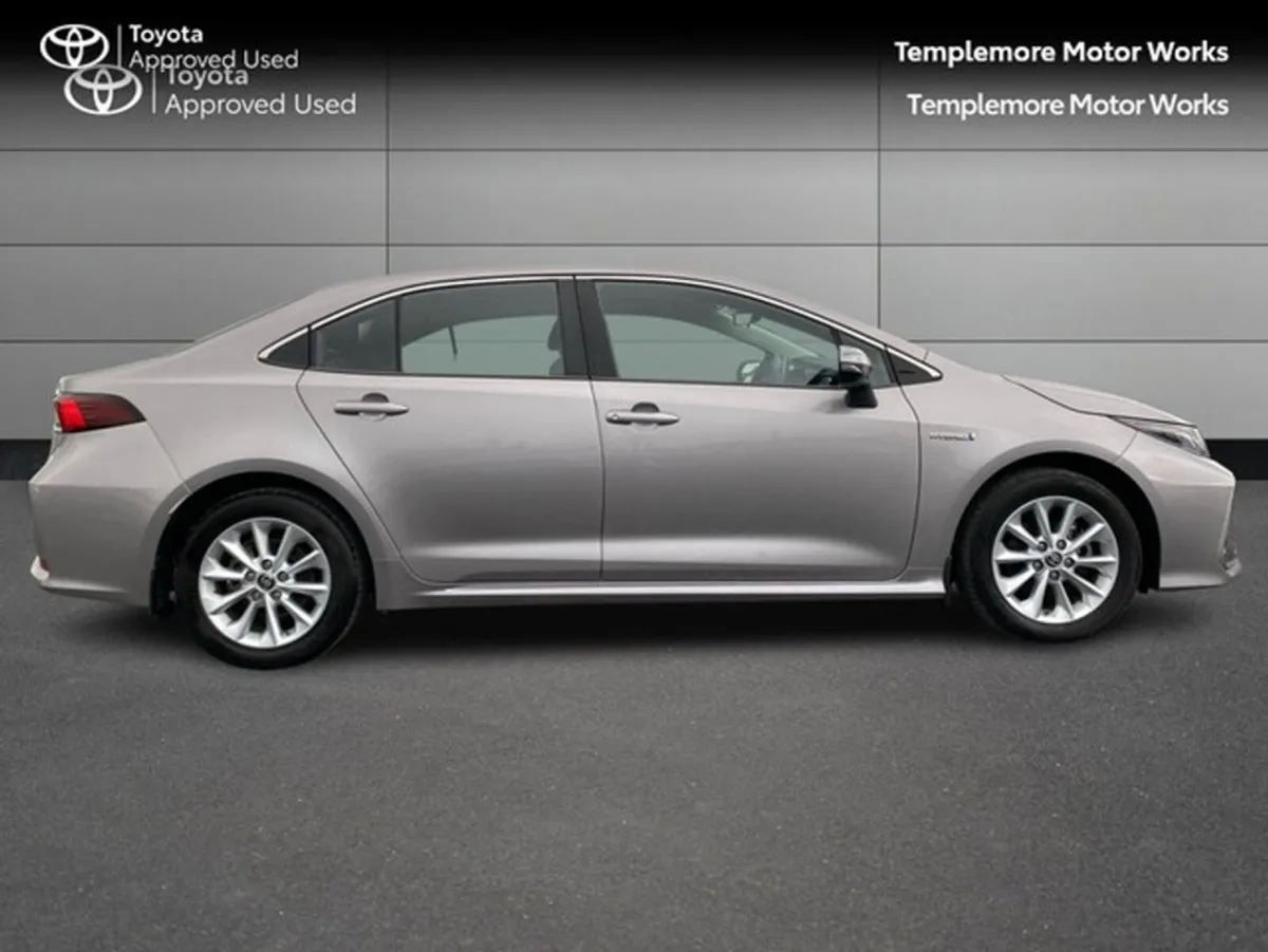 Toyota Corolla HYB LUNA SALOON 4DR AUTO HYBRID - Image 3