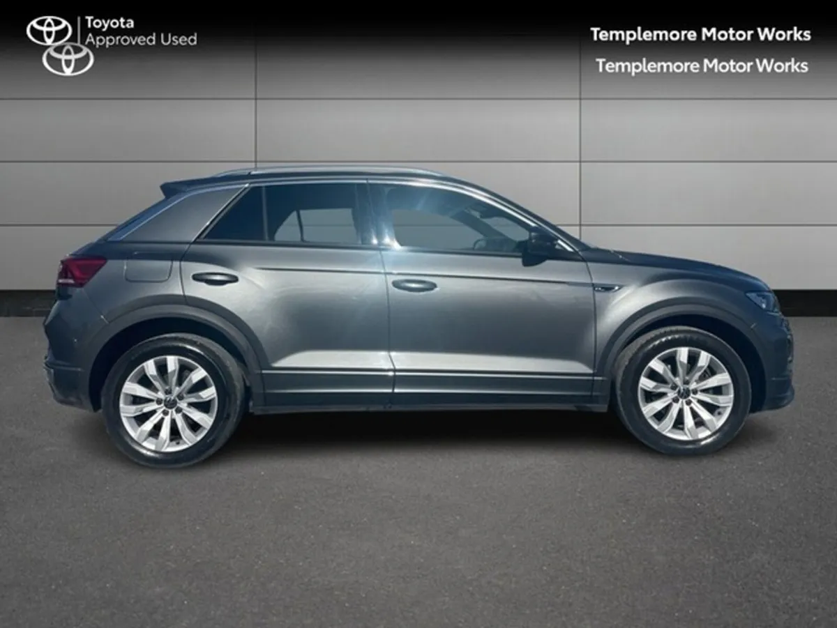 Volkswagen T-Roc R-LINE 1.5 TSI MANUAL 6SPEED FWD - Image 3