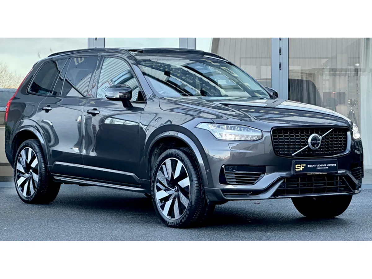 Volvo XC90 ULTRA DARK T8 AWD *BLACK LEATHER - Image 4