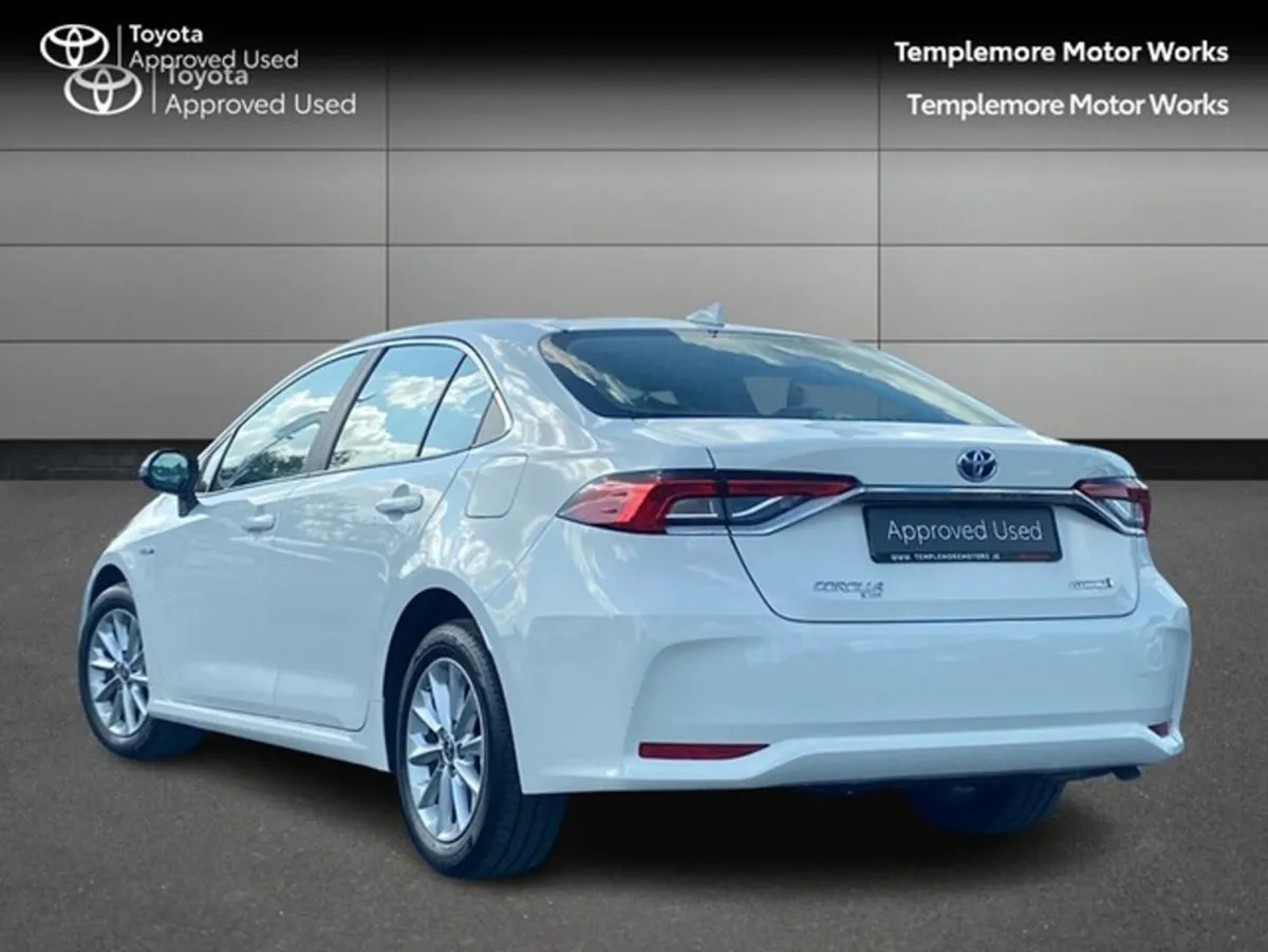 Toyota Corolla HYB LUNA SALOON 4DR AUTO HYBRID - Image 2